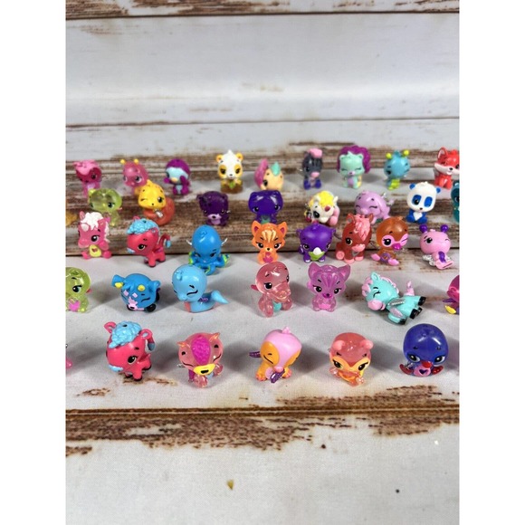 Hatchimals lot of 52 Colleggtibles Collectible Figures - Picture 3 of 7